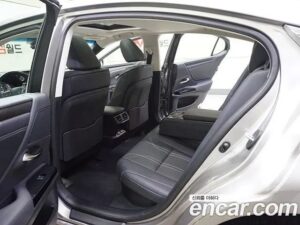 Lexus ES Luxury Plus 2022 года из Южной Кореи