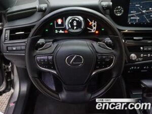 Lexus ES Luxury Plus 2022 года из Южной Кореи