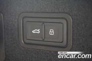 Audi A8 55 TFSI 4WD LWB 2021 года из Южной Кореи