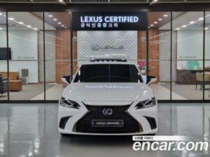 Lexus ES F-Sport 2022 года из Южной Кореи