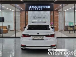 Lexus ES F-Sport 2022 года из Южной Кореи