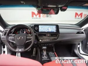 Lexus ES F-Sport 2022 года из Южной Кореи