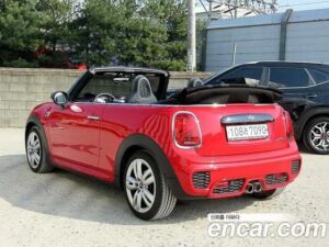 Mini Cooper Convertible JCW 2020 года из Южной Кореи