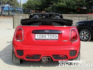 Mini Cooper Convertible JCW 2020 года из Южной Кореи