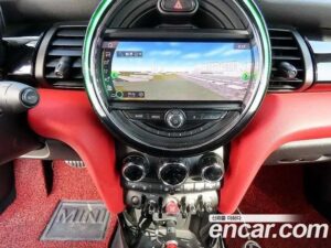 Mini Cooper Convertible JCW 2020 года из Южной Кореи