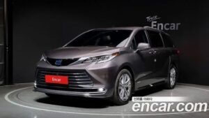 Toyota Sienna 2.5 HYBRID 2WD 2021 года из Южной Кореи