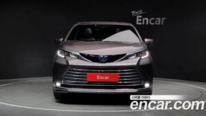 Toyota Sienna 2.5 HYBRID 2WD 2021 года из Южной Кореи