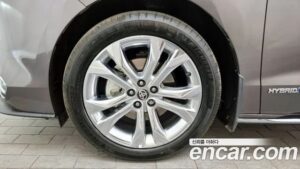 Toyota Sienna 2.5 HYBRID 2WD 2021 года из Южной Кореи