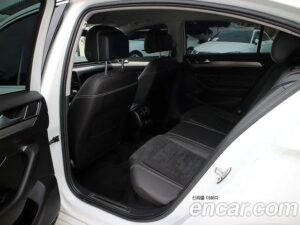 Volkswagen Passat 2.0 TDI Premium 2021 года из Южной Кореи