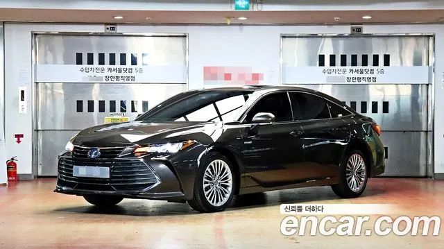 Toyota Avalon 2.5 HYBRID 2019 года из Кореи