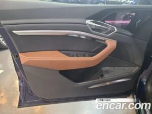 Audi e-tron 55 4WD 2022 года из Южной Кореи