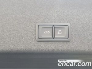 Audi e-tron 55 4WD 2022 года из Южной Кореи