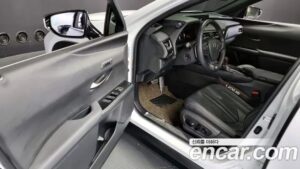 Lexus UX 2.0 F-Sport 2WD 2021 года из Южной Кореи