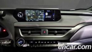 Lexus UX 2.0 F-Sport 2WD 2021 года из Южной Кореи