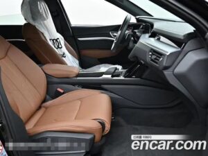Audi e-tron 55 4WD 2022 года из Южной Кореи