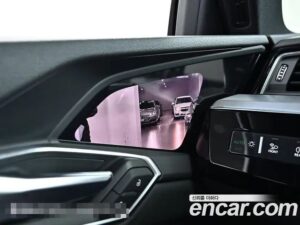 Audi e-tron 55 4WD 2022 года из Южной Кореи