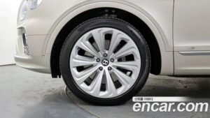 Bentley Bentayga 4.0 V8 2022 года из Южной Кореи