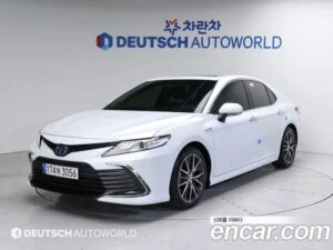 Toyota Camry 2.5 XLE HYBRID 2022 года из Южной Кореи