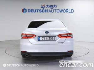 Toyota Camry 2.5 XLE HYBRID 2022 года из Южной Кореи