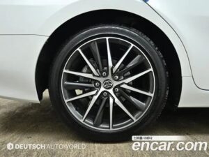 Toyota Camry 2.5 XLE HYBRID 2022 года из Южной Кореи