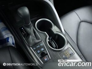 Toyota Camry 2.5 XLE HYBRID 2022 года из Южной Кореи