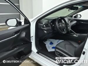 Toyota Camry 2.5 XLE HYBRID 2022 года из Южной Кореи