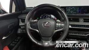 Lexus UX 2.0 F-Sport 2WD 2021 года из Южной Кореи