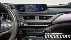 Lexus UX 2.0 F-Sport 2WD 2021 года из Южной Кореи