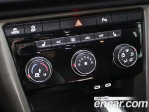 Volkswagen T-Roc 2.0 TDI Style 2021 года из Южной Кореи
