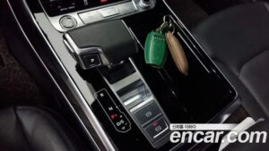 Audi Q8 45 TDI 4WD Premium 2021 года из Южной Кореи