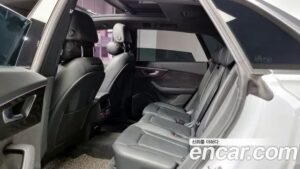 Audi Q8 45 TDI 4WD Premium 2021 года из Южной Кореи