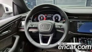 Audi Q8 45 TDI 4WD Premium 2021 года из Южной Кореи