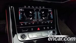 Audi Q8 45 TDI 4WD Premium 2021 года из Южной Кореи