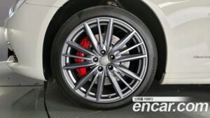 Maserati Quattroporte 3.0 V6 GranLusso 2020 года из Южной Кореи
