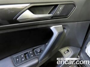 Volkswagen Tiguan 2.0 TDI Premium 2020 года из Южной Кореи