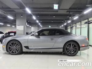 Bentley Continental 4.0 GTC 2021 года из Южной Кореи