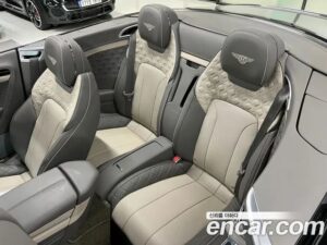 Bentley Continental 4.0 GTC 2021 года из Южной Кореи