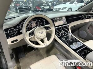 Bentley Continental 4.0 GTC 2021 года из Южной Кореи