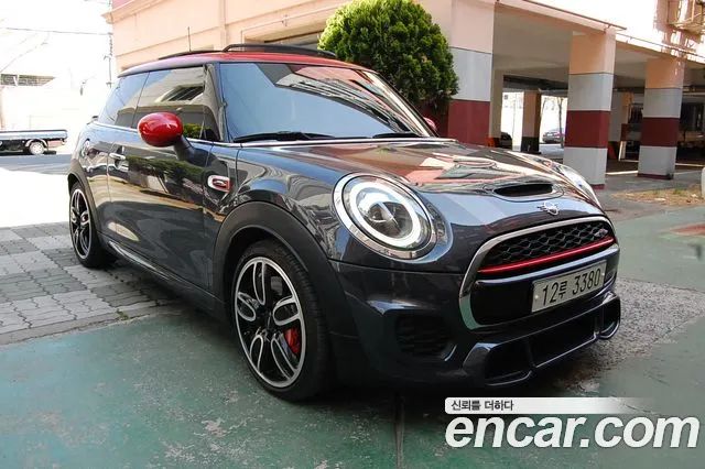 Mini Cooper JCW 2019 года из Кореи