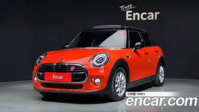 Mini Cooper 5Door HIGH 2019 года из Кореи