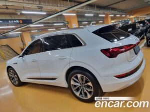 Audi e-tron 55 4WD 2020 года из Южной Кореи