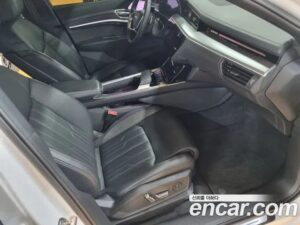 Audi e-tron 55 4WD 2020 года из Южной Кореи