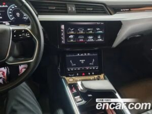 Audi e-tron 55 4WD 2020 года из Южной Кореи
