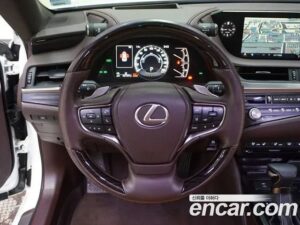 Lexus ES Executive 2021 года из Южной Кореи