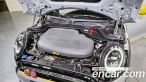 Mini Cooper SE CLASSIC 2022 года из Южной Кореи