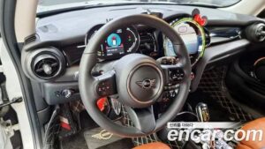 Mini Cooper SE CLASSIC 2022 года из Южной Кореи