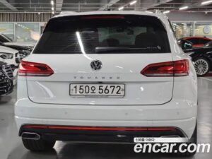 Volkswagen Touareg 3.0 TDI R-Line 2020 года из Южной Кореи