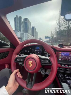 Porsche 911 CARRERA GTS Cabriolet 2022 года из Южной Кореи