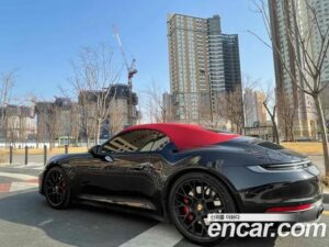 Porsche 911 CARRERA GTS Cabriolet 2022 года из Южной Кореи