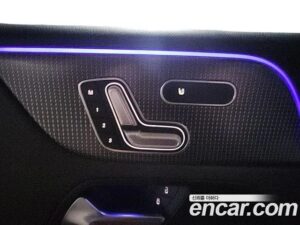 Mercedes-Benz EQB EQB300 4MATIC 2023 года из Южной Кореи